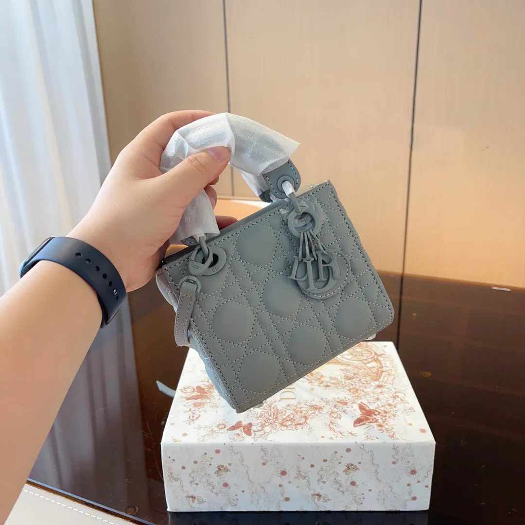 新作話題ディオール☆LADY DIOR マイクロバッグ 9色 - 画像 (5)