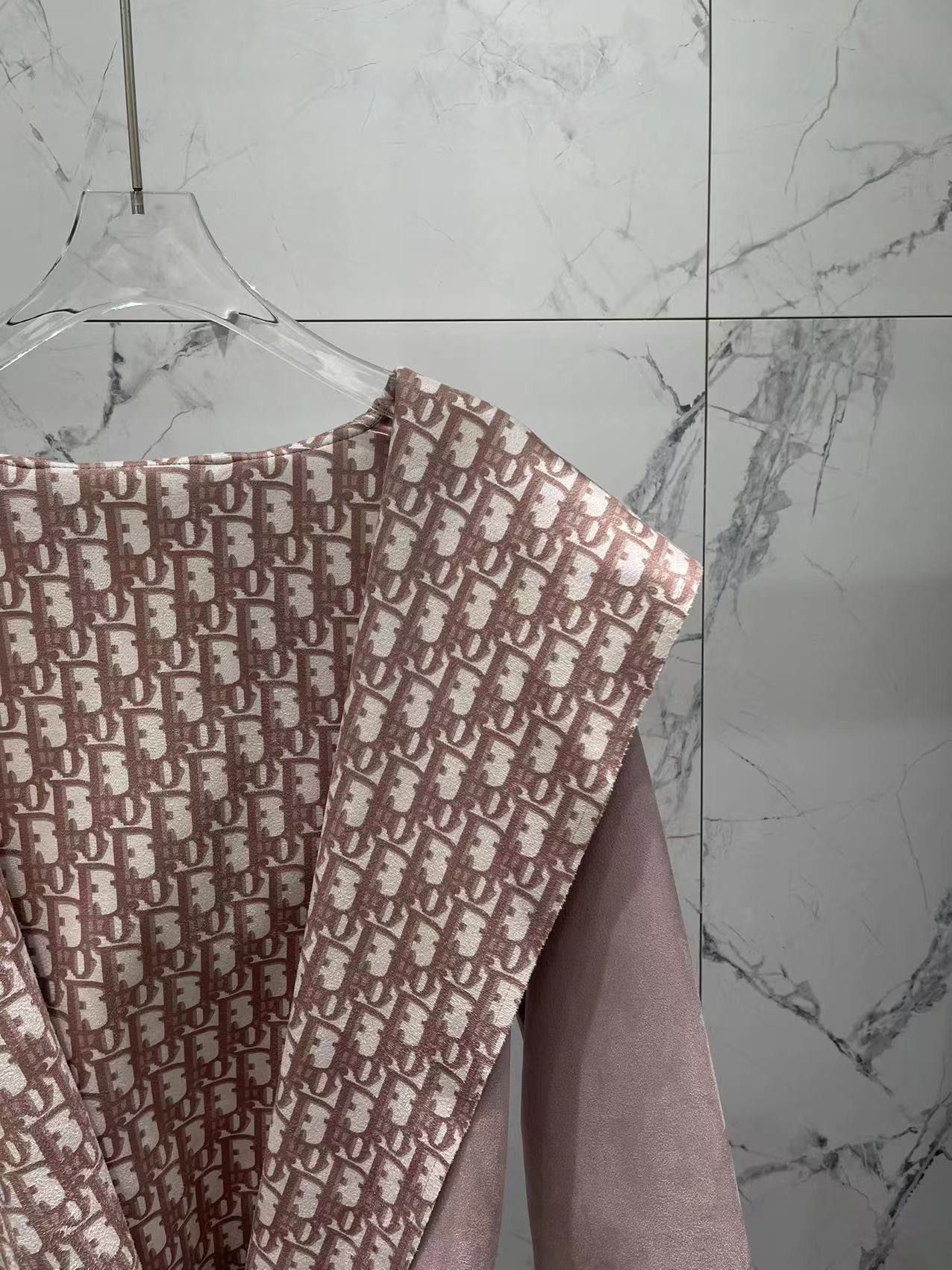 Dior襟付きのタイトベルトコート【50%オフ+送料無料】 - 画像 (8)