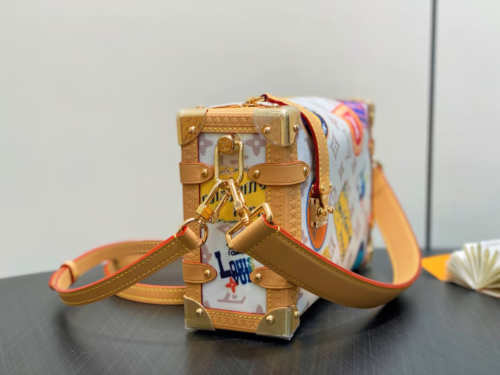 NEW L&V ハンドバッグ ボックスレザーボーダー 落書き - 画像 (2)