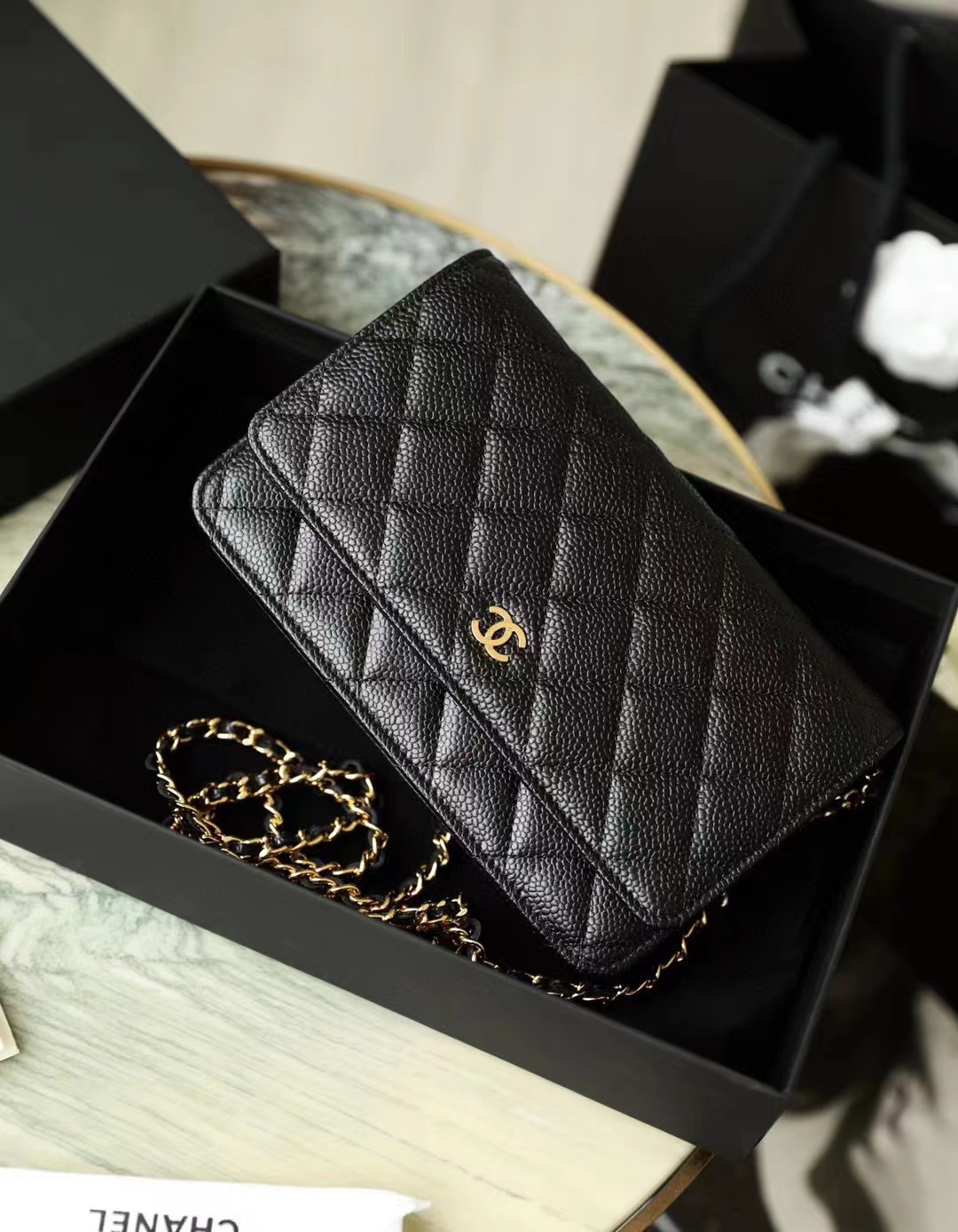 CHANEL WALLET ON CHAIN A33814 - 画像 (2)