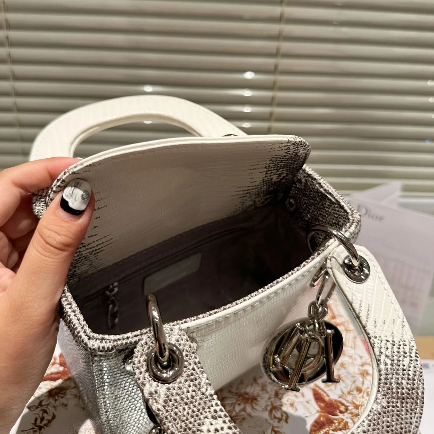 【Dior】ディオール ヒマラヤクロコ スモールLady Diorバッグ 直営店買付 - 画像 (3)