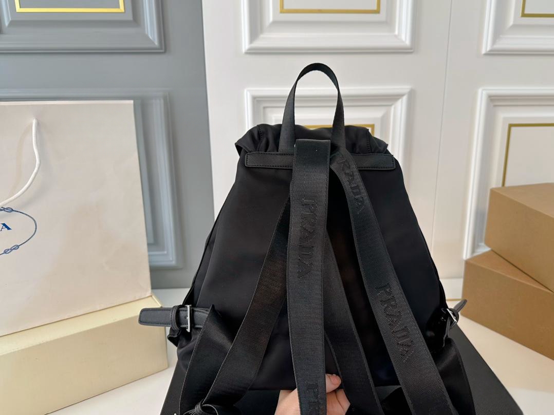 【PRADA 公式 旗艦店】プラダ リュックサック当日出荷 好評に付き再入荷!30*33CM 240719 - 画像 (11)