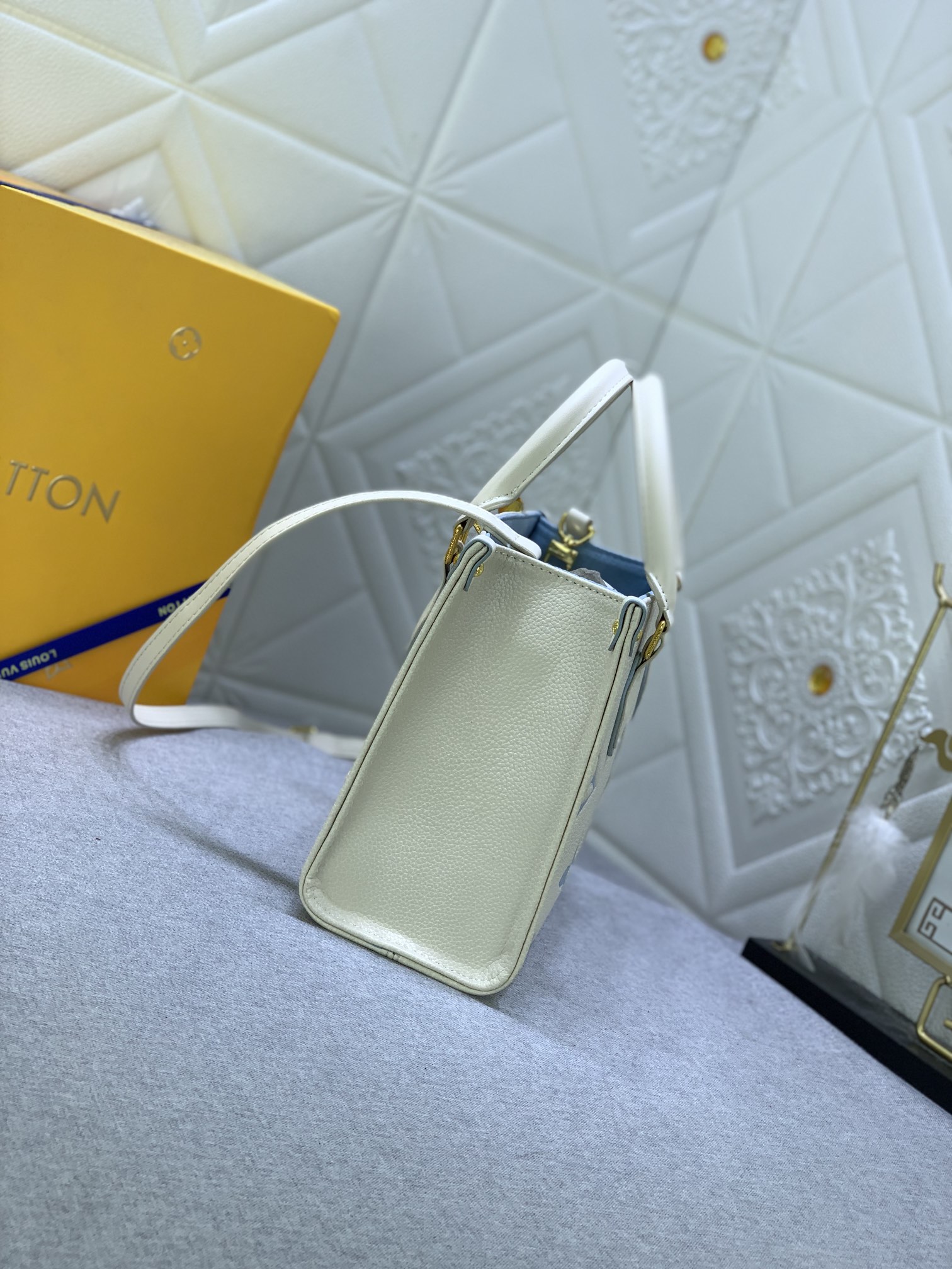 Louis Vuitton(ルイヴィトン) ONTHEGO バッグ 25x19cm - 画像 (3)