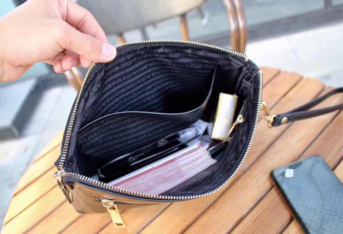 【PRADA 公式 旗艦店】プラダ クラッチバッグ当日出荷 好評に付き再入荷!28*18.5*3CM - 画像 (3)