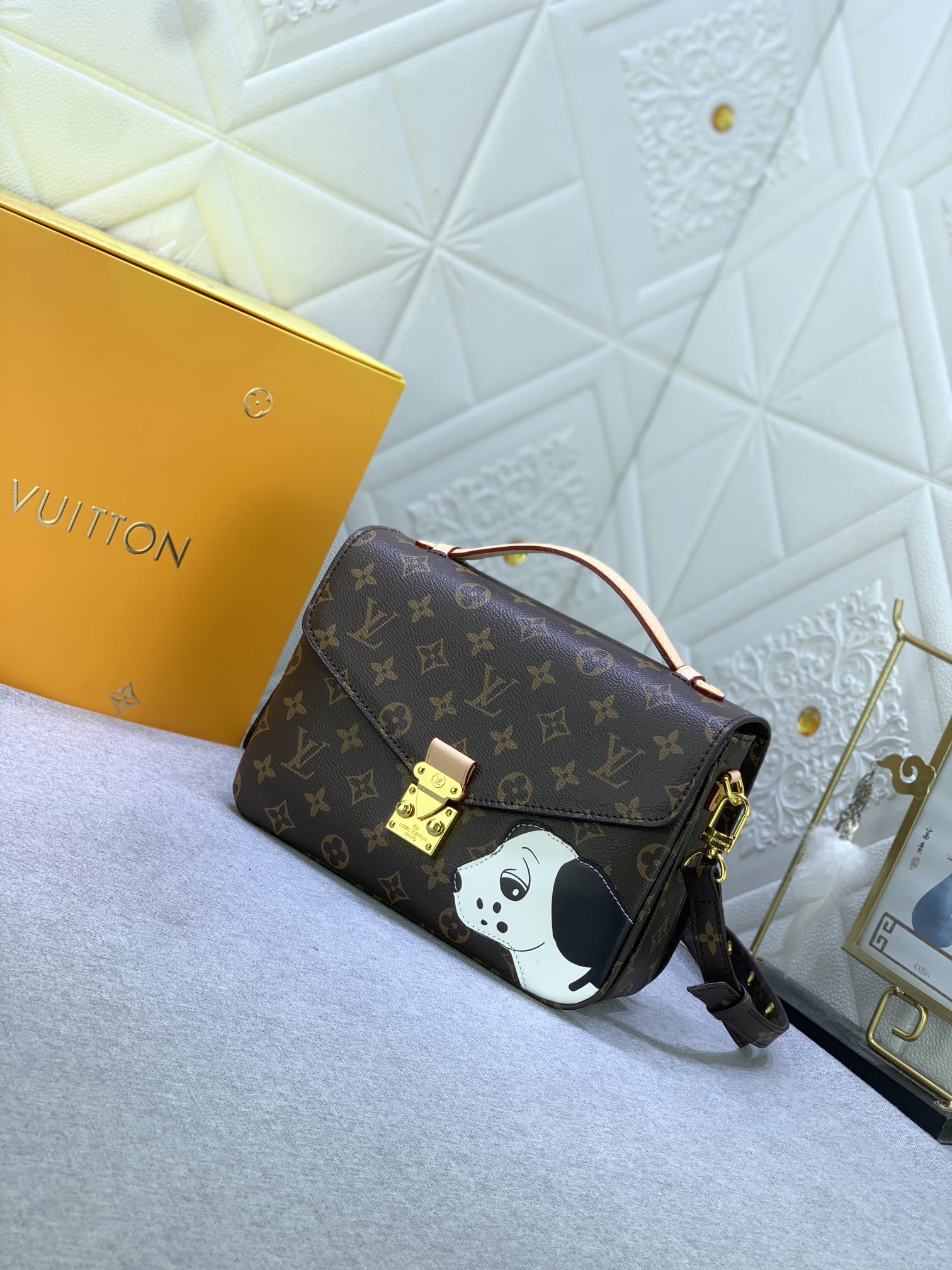 LouisVuitton モノグラムキャンバスボディにグレイン牛革のレオパードパッチ付き M47203 M40780 - 画像 (6)