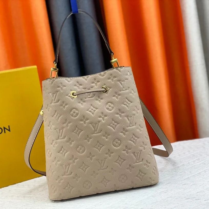 Louis Vuitton お洒落な【ネオノエバッグ MM】レザー 多用途 M45256 M45306 M44022 - 画像 (11)