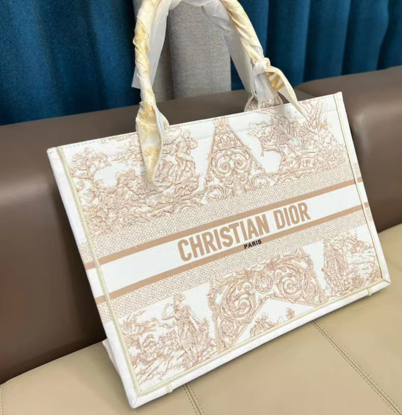 Dior#新作 プラチナ刺繍SS22 D BOOK TOTE バッグ【送料無料】 - 画像 (7)