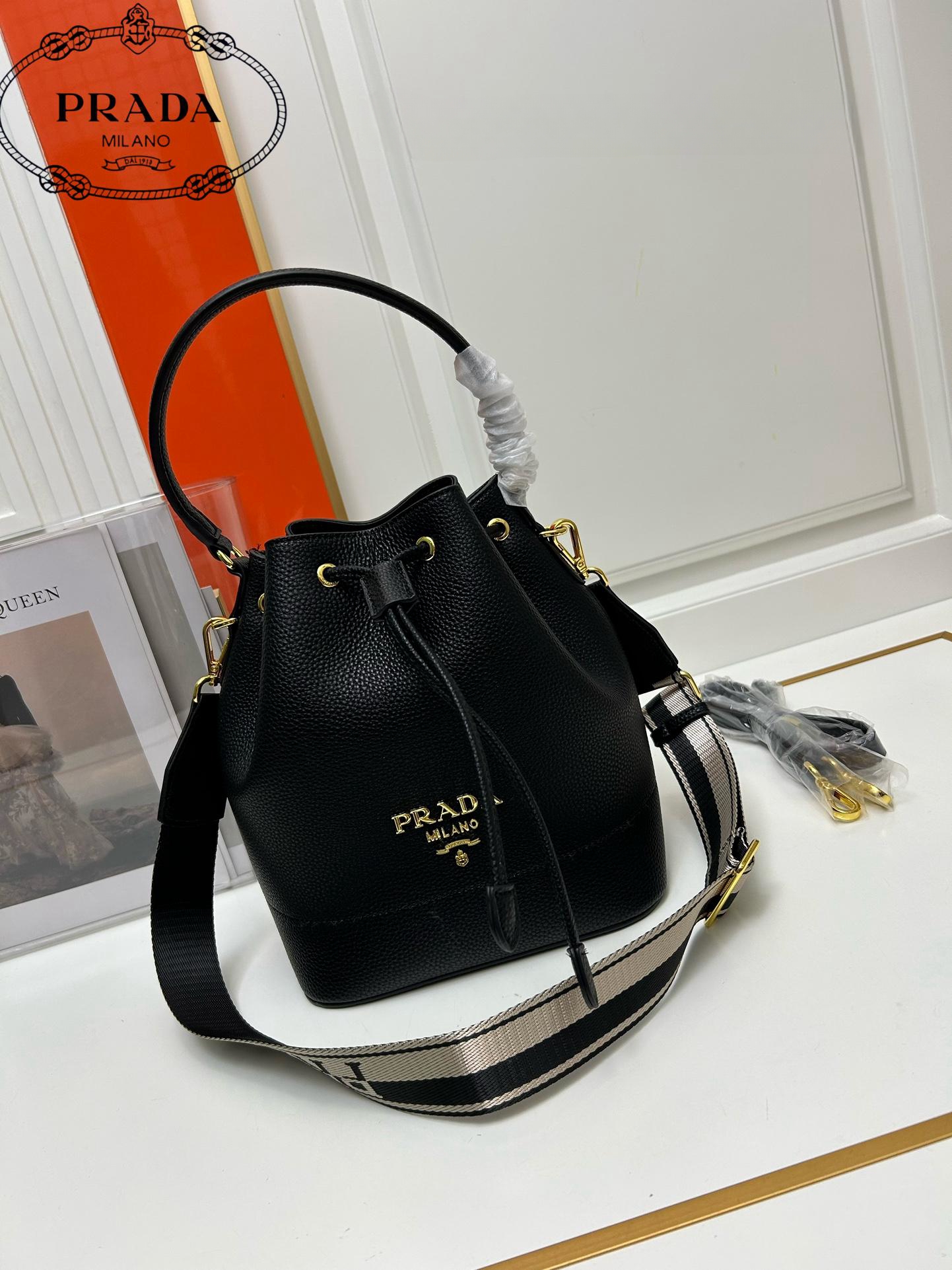 【PRADA 公式旗艦店】プラダ ハンドバッグ 当日出荷 好評に付き再入荷!21*25*15CM