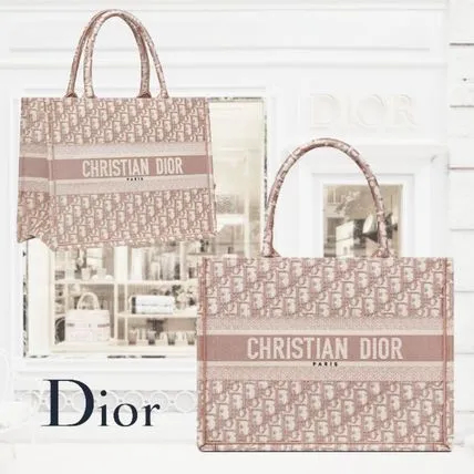 激安卸値で販売！【DIOR】【新作★即納！】 DIOR BOOK TOTE トートバッグ ピンク 関税込【バッグ】