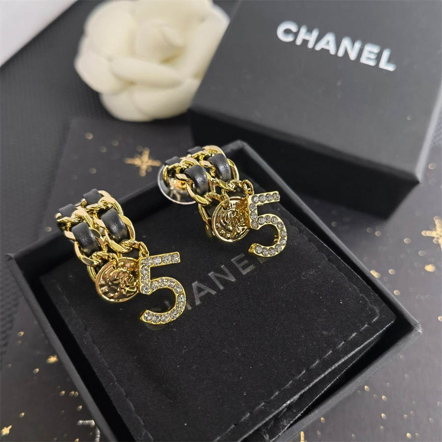 Chanel crystal diamond leather woven tag 5 letter earrings - 画像 (9)