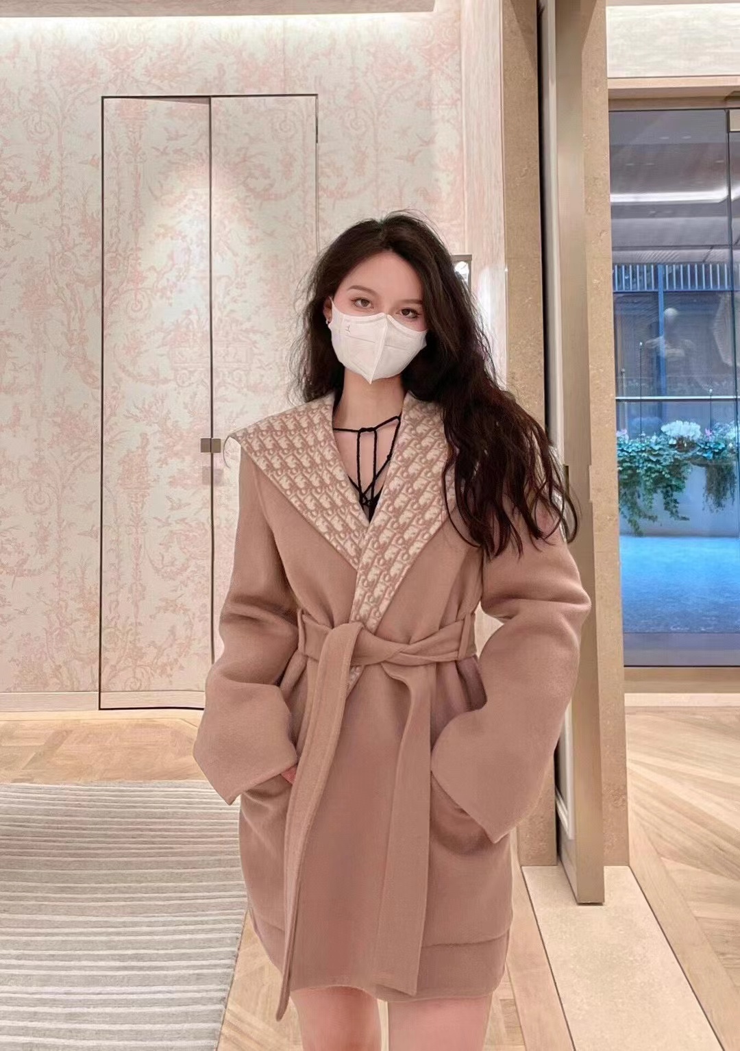 Dior襟付きのタイトベルトコート【50%オフ+送料無料】 - 画像 (11)