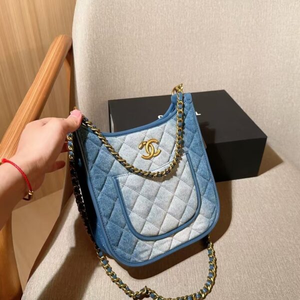 【CHANEL 公式旗艦店】シャネル 斜めがけバ ッグ240723