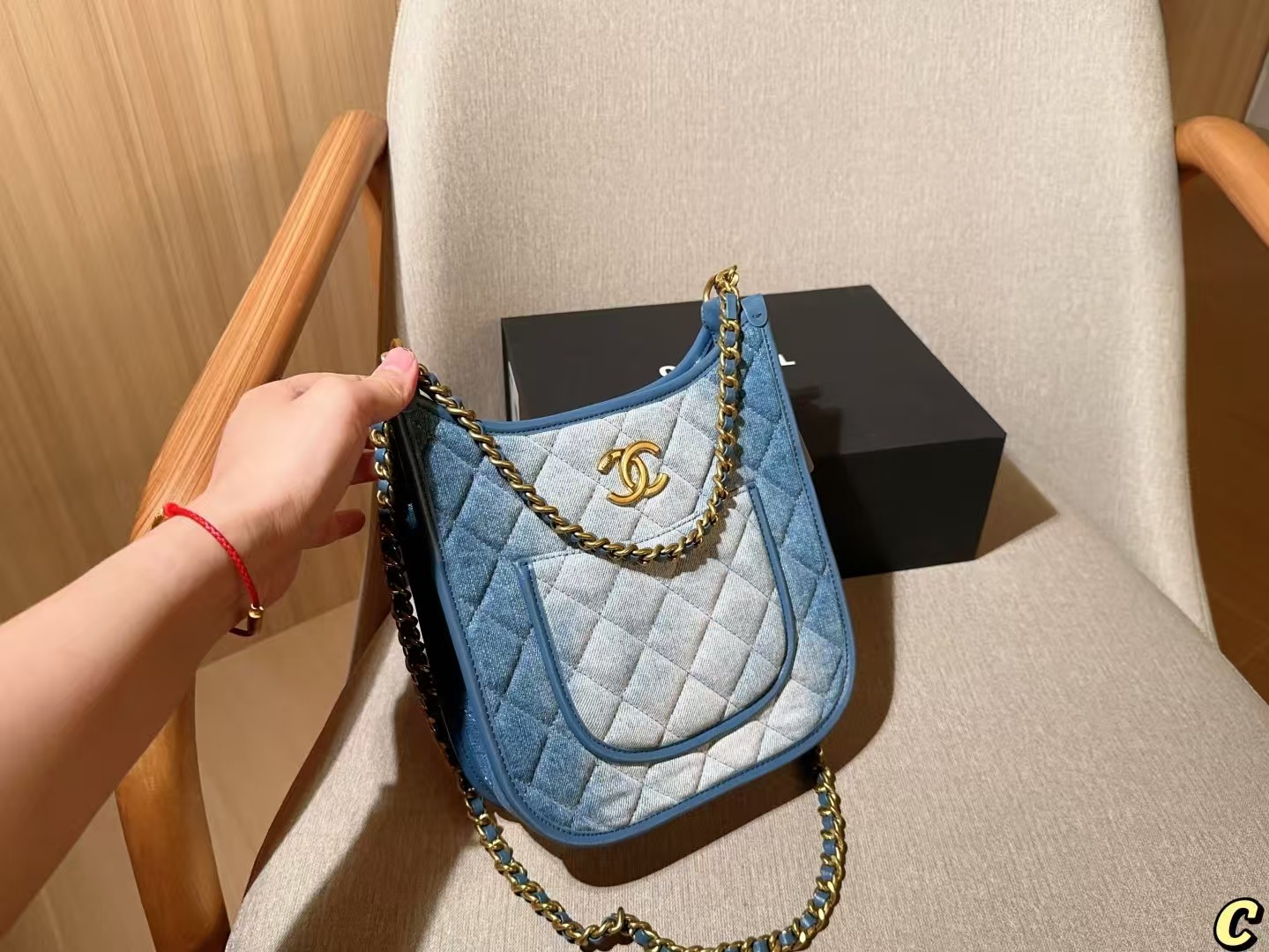 【CHANEL 公式旗艦店】シャネル 斜めがけバ ッグ240723