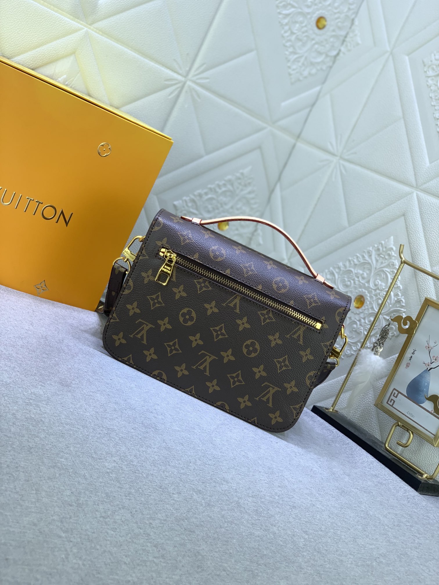 LouisVuitton モノグラムキャンバスボディにグレイン牛革のレオパードパッチ付き M47203 M40780 - 画像 (7)