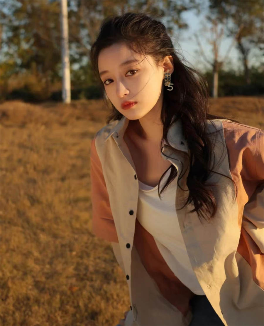 Chanel crystal diamond leather woven tag 5 letter earrings - 画像 (2)