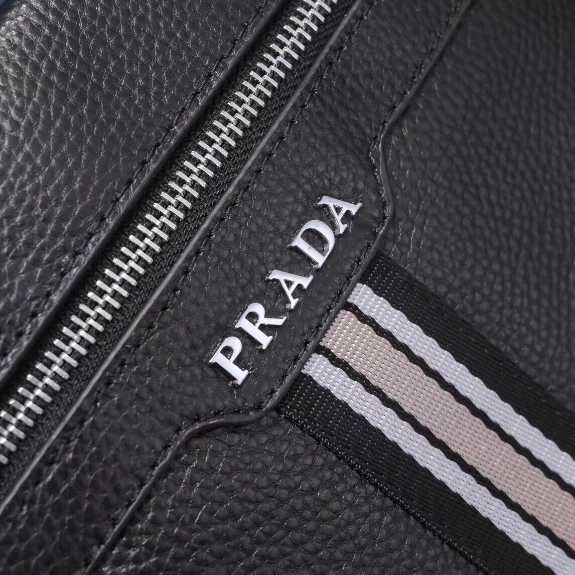 【 PRADA 公式旗艦店】プラダ ショルダーバッグ 当日出荷 好評に付き再入荷!23*27*5CM - 画像 (7)