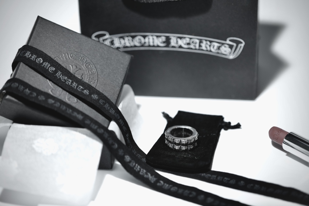 【Chrome Hearts】 男性と女性のためのクロエハートファッションパーソナリティリング - 画像 (6)