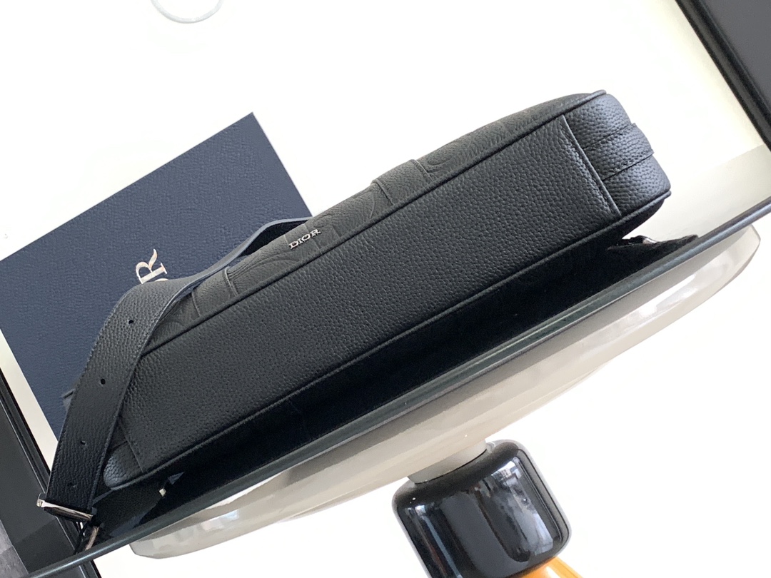 【Dior】2024年秋冬メンズシリーズ新商品 1ESBR180CDP - 画像 (4)