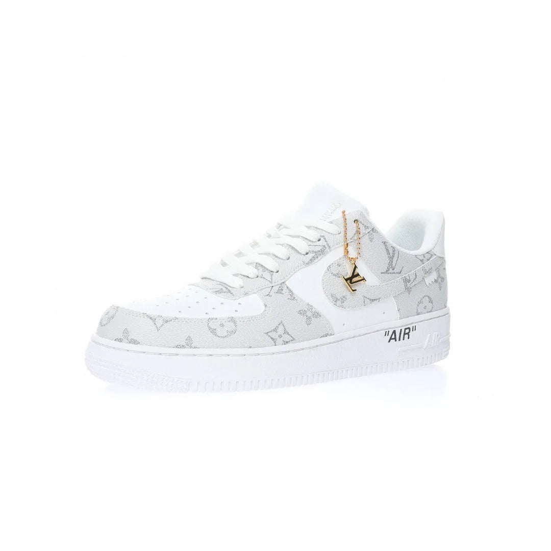 【日本未入荷】♪超入手困難LOUIS VUITTON X NIKE AIR FORCE1 ホワイトグレー【代金引換】 - 画像 (3)
