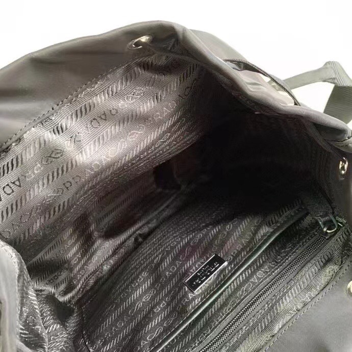 【PRADA 公式旗艦店】プラダ リュックサック当日出荷 好評に付き再入荷!32*30*15CM - 画像 (6)