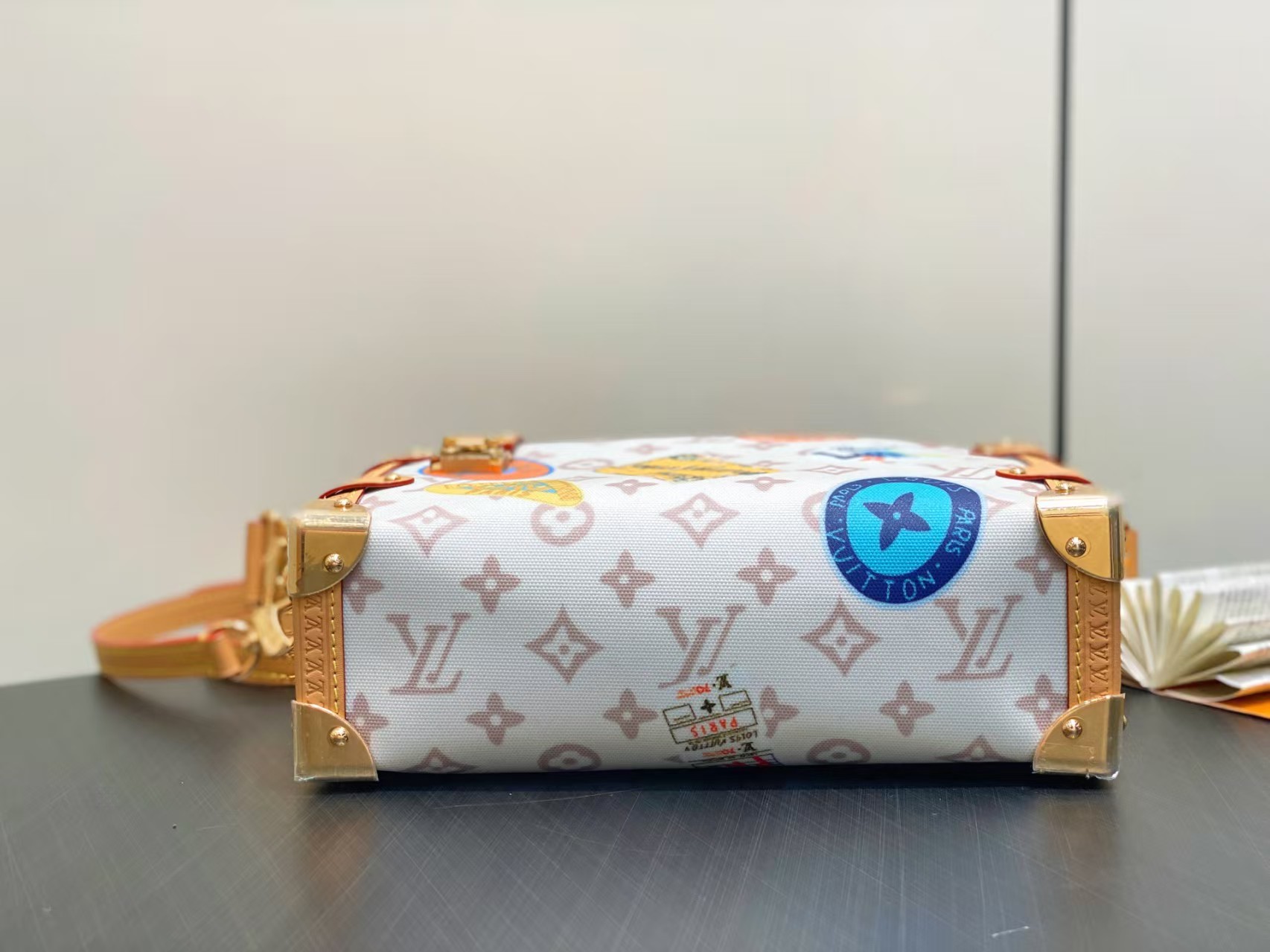 NEW L&V ハンドバッグ ボックスレザーボーダー 落書き - 画像 (4)