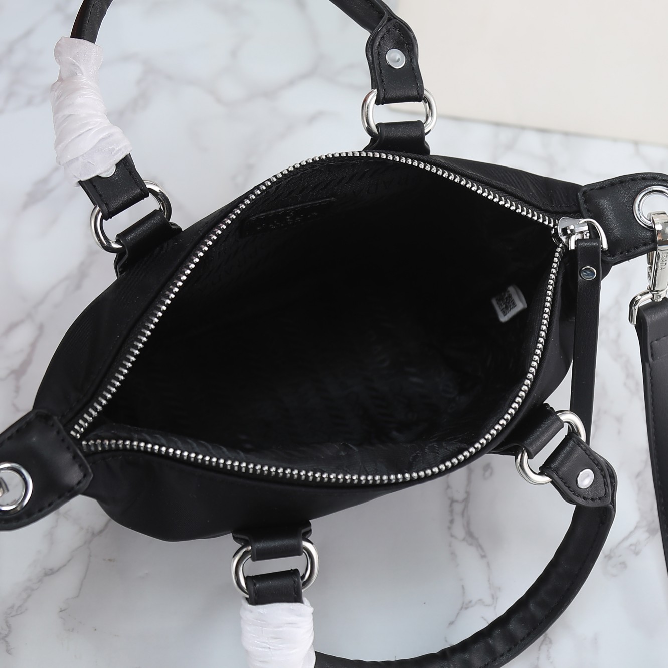 【PRADA 公式 旗艦店】プラダ 斜めがけバッグ 当日出荷 好評に付き再入荷!20*17CM - 画像 (7)