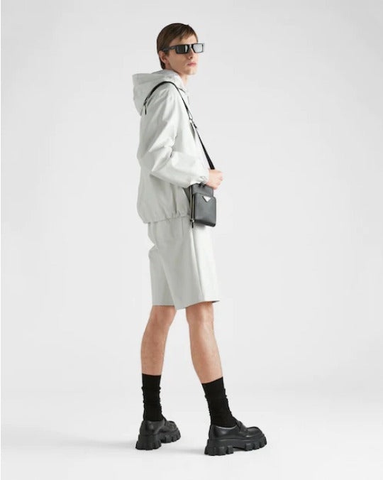 PRADA*ロゴ サフィアーノレザー スマートフォンケース ブラック - 画像 (6)