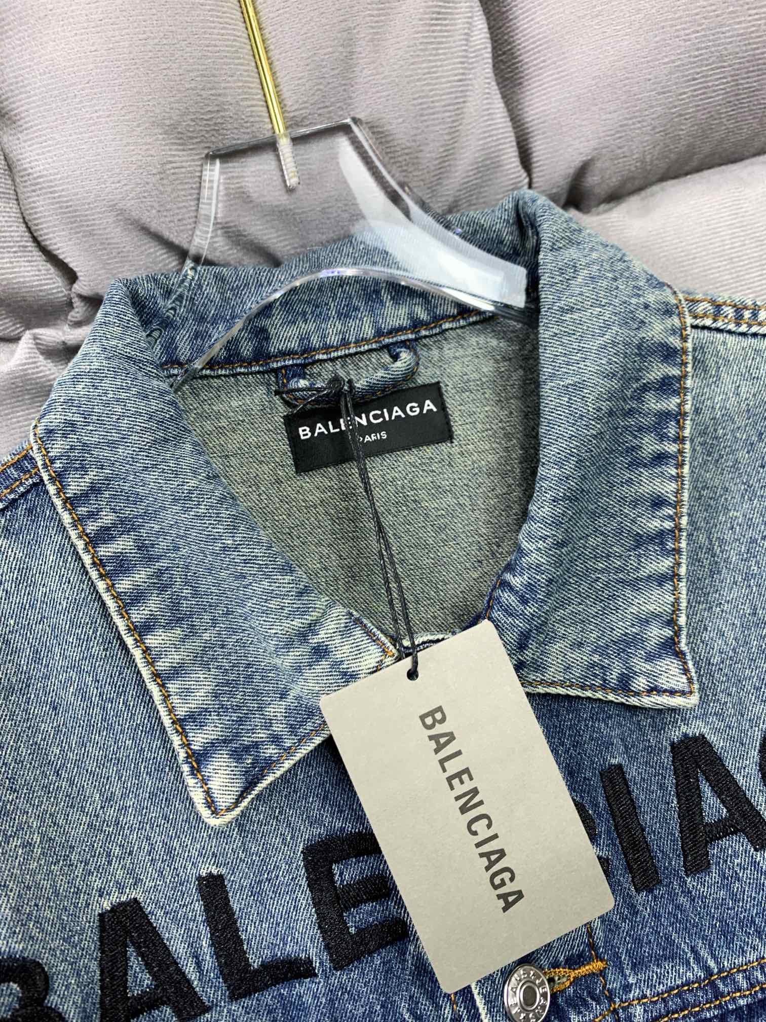 【BALENCIAGA】バレンシアガの新しい刺繍デニムジャケット - 画像 (6)