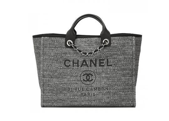 【 CHANEL】シャネル 大きなチャコールキャンバスドーヴィルトートTOTE - 画像 (3)