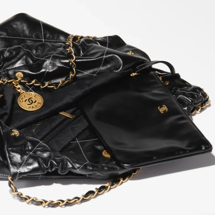 【芸能人多数愛用】人気沸騰CHANEL 22スモールトートバッグ - 画像 (5)