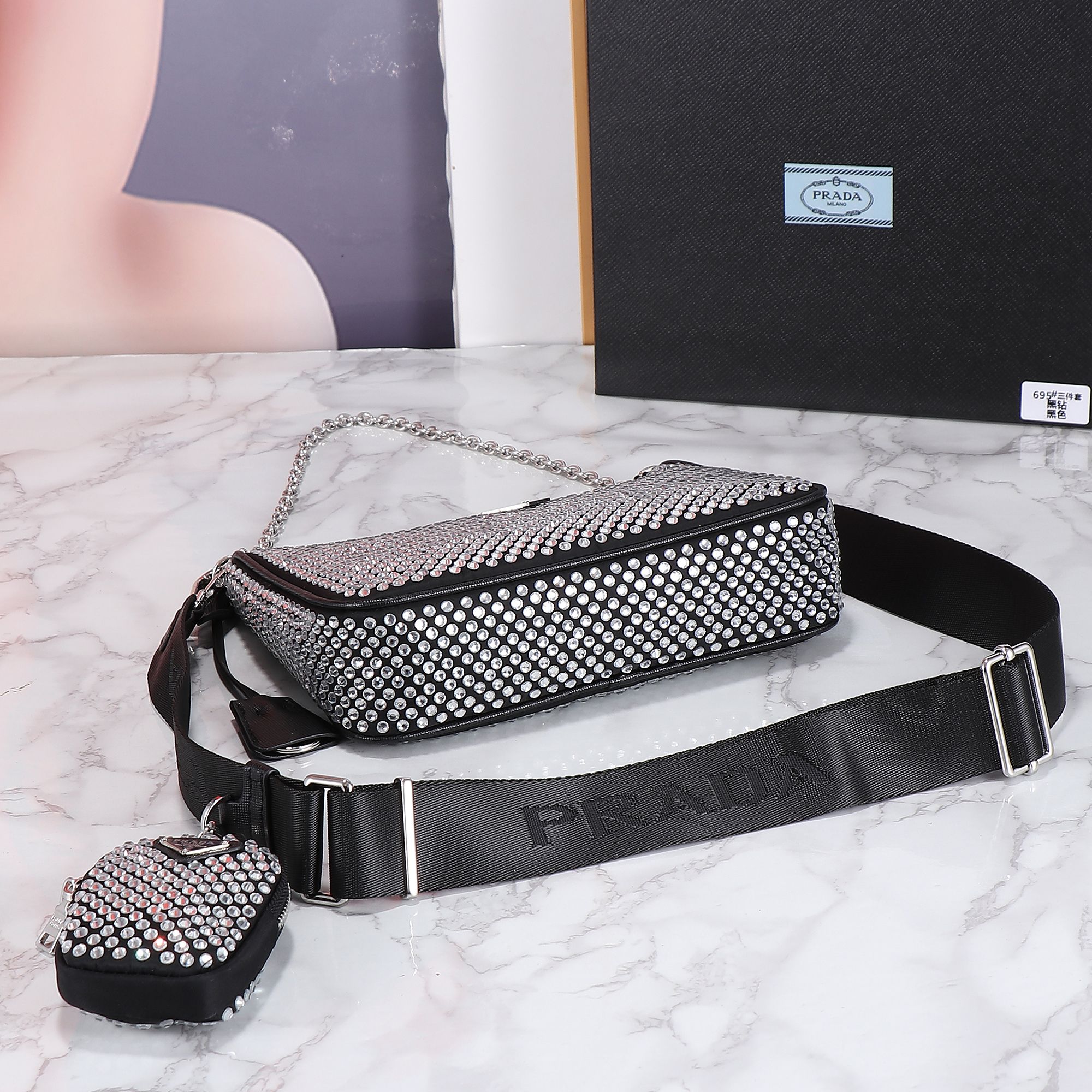 【PRADA 公式旗艦店】プラダ 斜めがけバッグ 当日出荷 好評に付き再入荷!22*16*6CM - 画像 (3)