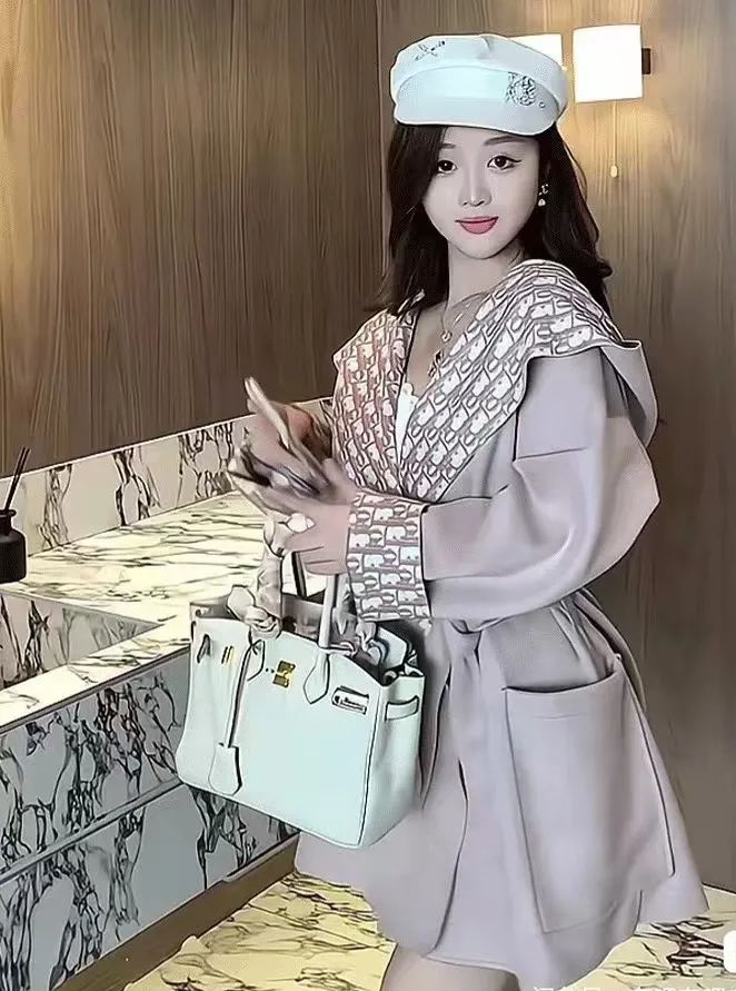 Dior襟付きのタイトベルトコート【50%オフ+送料無料】