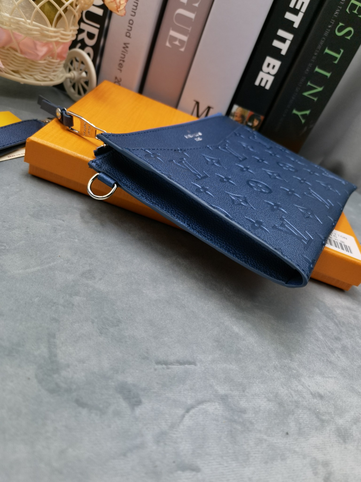 【LOUIS VUITTON】ポシェット・ヴォワヤージュ MM モノグラム - 画像 (4)