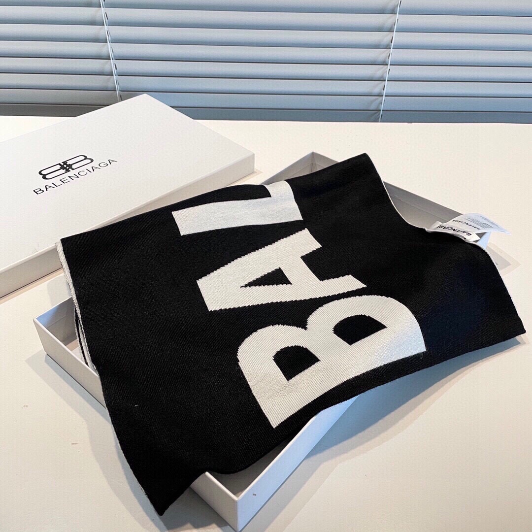 【BALENCIAGA バレンシアガ】スカーフ32*180CM - 画像 (3)