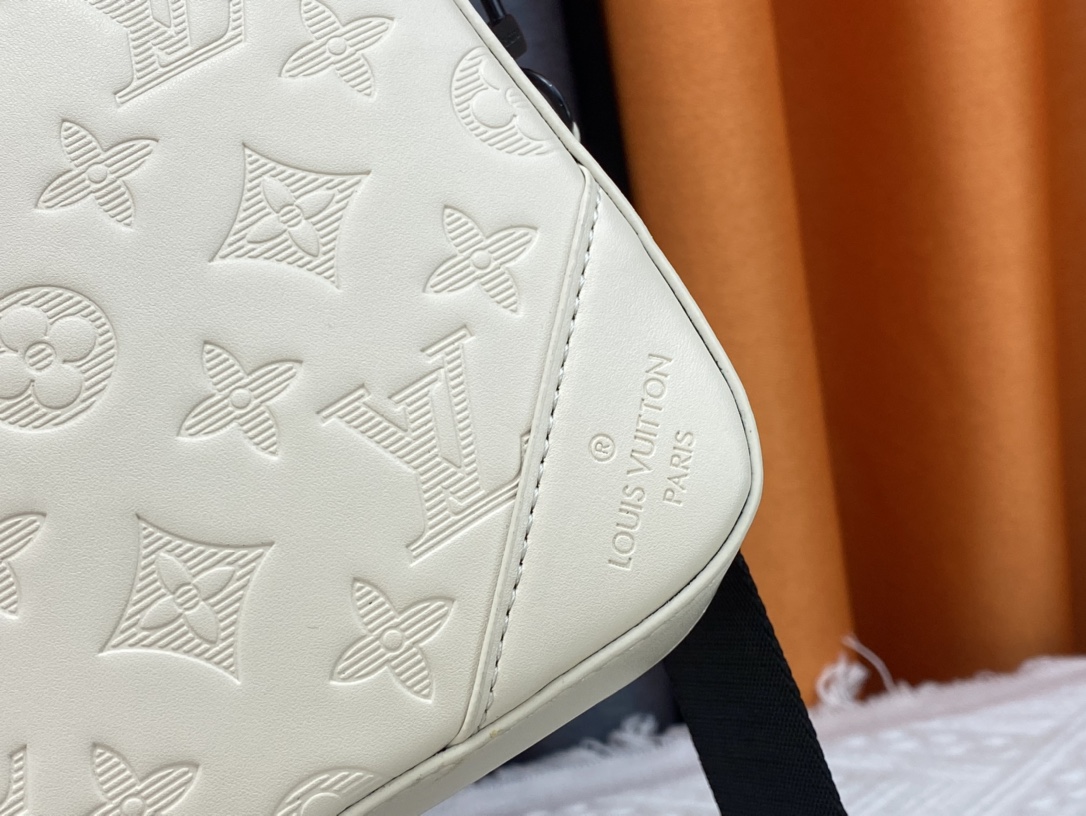 ★Louis Vuitton★フルレザー型押しメッセンジャーバッグ SPRINTER メッセンジャーバッグ M69827 M69443 - 画像 (14)