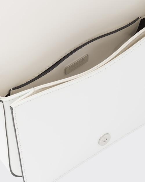 大人気!雑誌「VIVI」に掲載!藤田ニコルの愛用ブランドの新作バッグが掲載されたブラックレザーショルダーバッグ 大人の女性へ - 画像 (21)