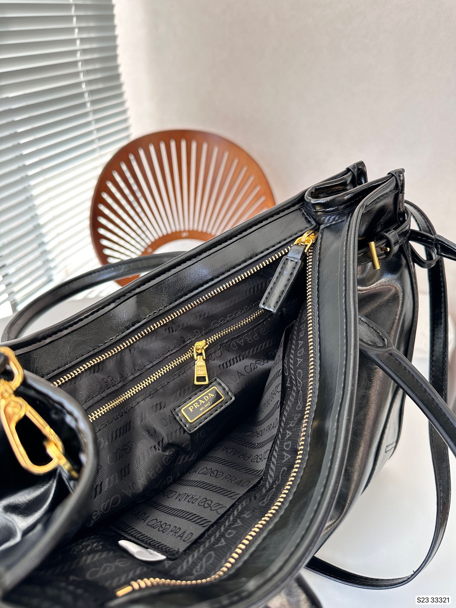 【PRADA 公式旗艦店】 プラダ 斜めがけバッグ当日出荷 好評に付き再入荷38*30CM - 画像 (3)