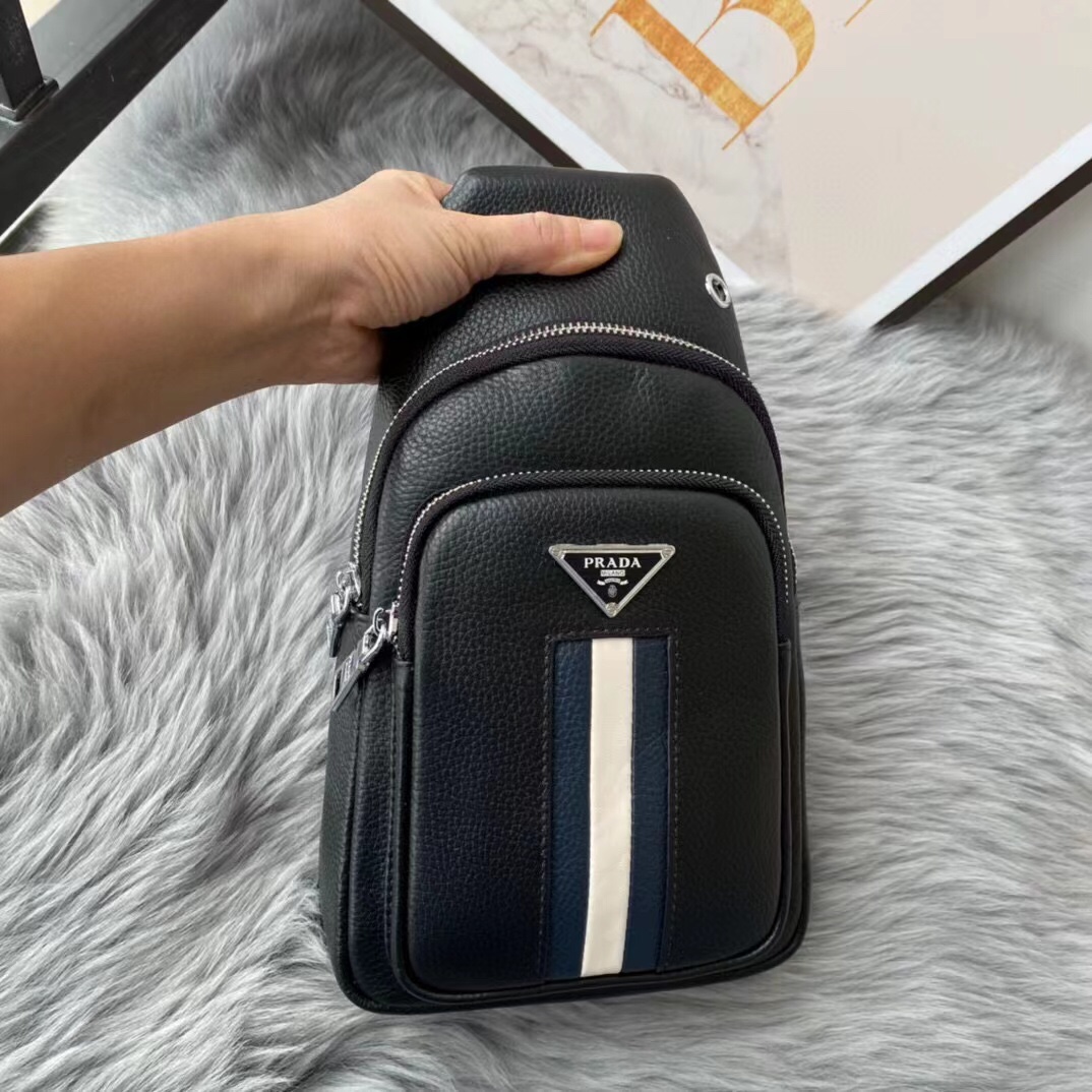 【PRADA 公式 旗艦店】プラダ 胸ポケット当日出荷 好評に付き再入荷!32*18*6CM - 画像 (8)