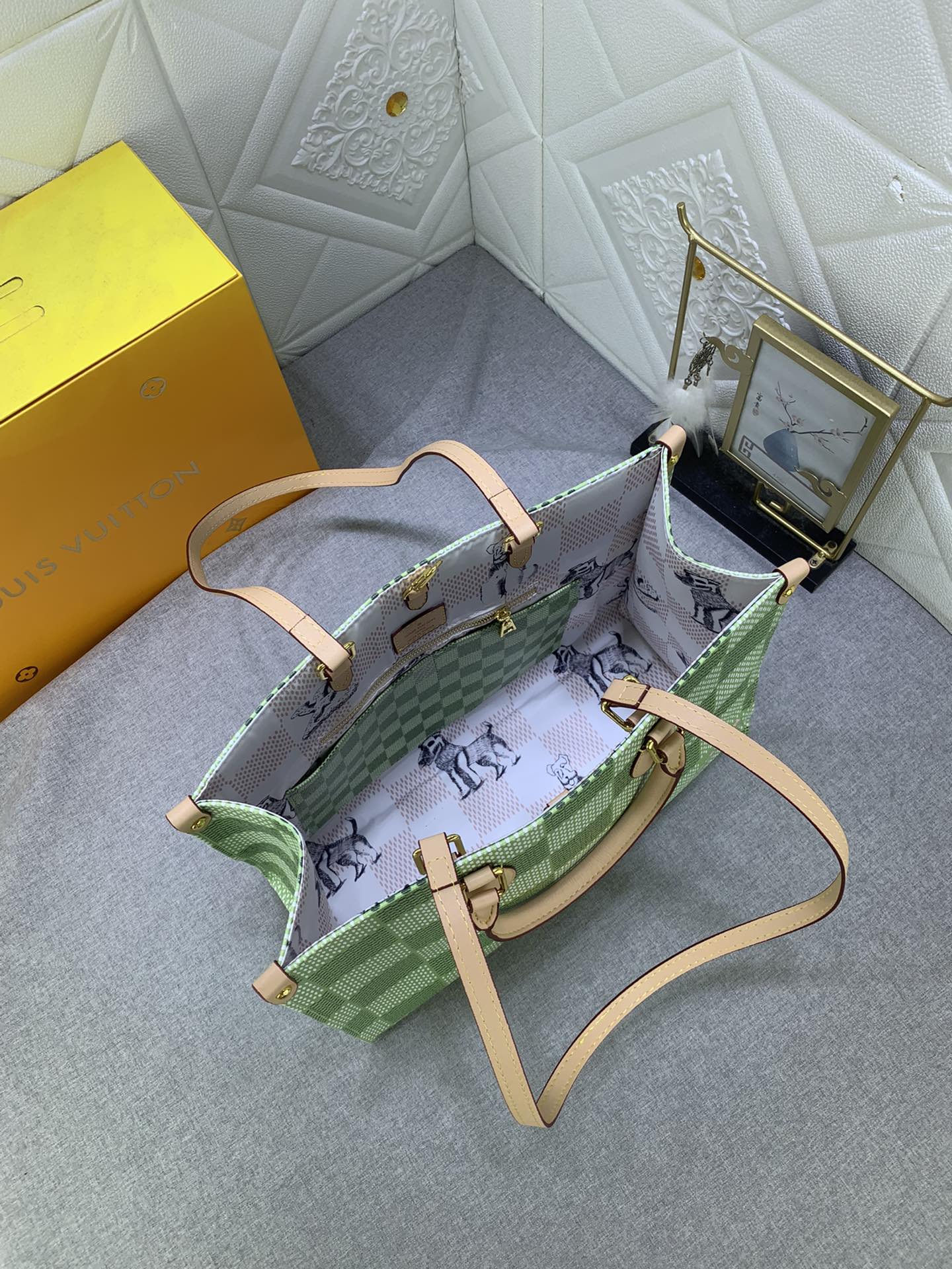 【LOUIS VUITTON】LV 新品ONTHEGO ミディアム ハンドバッグ - 画像 (18)