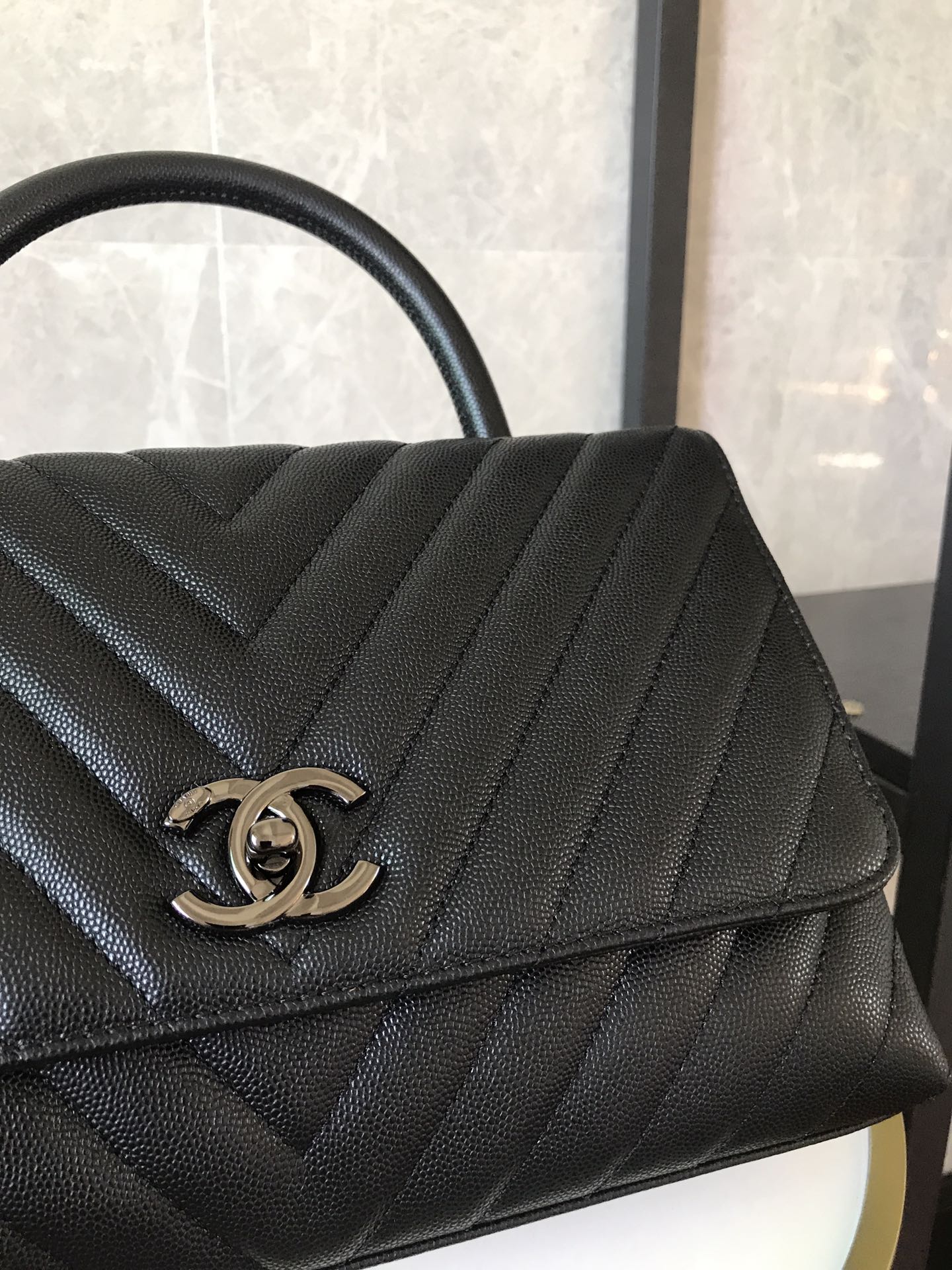 Chanel Cowhide handbag 92991 - 画像 (26)
