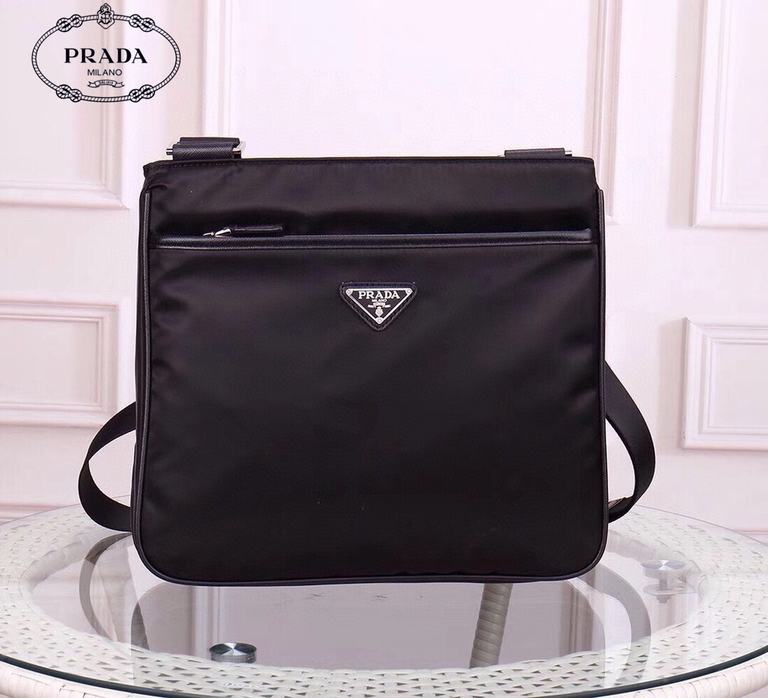 【PRADA 公式 旗艦店】プラダ 斜めがけバッグ 当日出荷 好評に付き再入荷!30*26*6CM