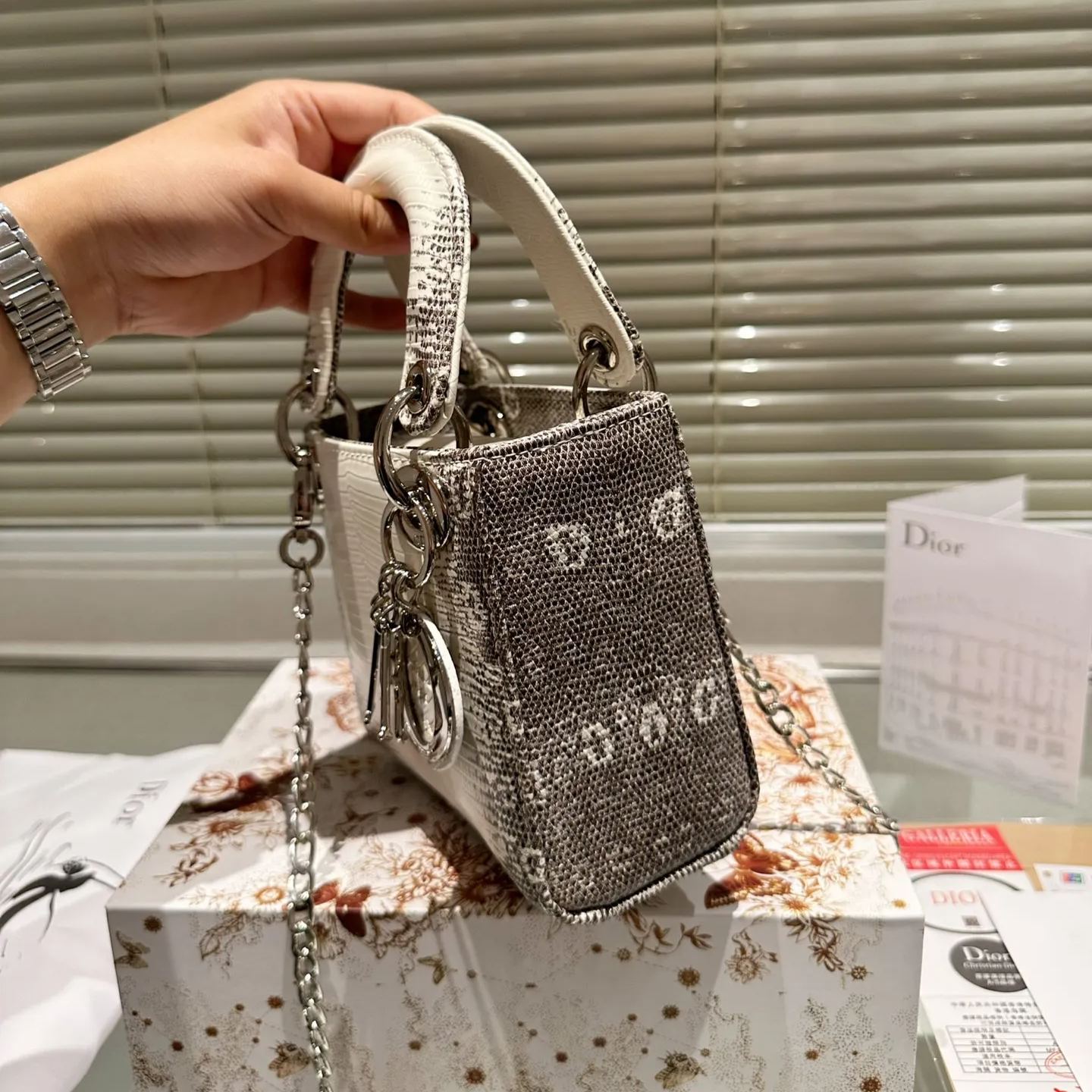 【Dior】ディオール ヒマラヤクロコ スモールLady Diorバッグ 直営店買付 - 画像 (4)