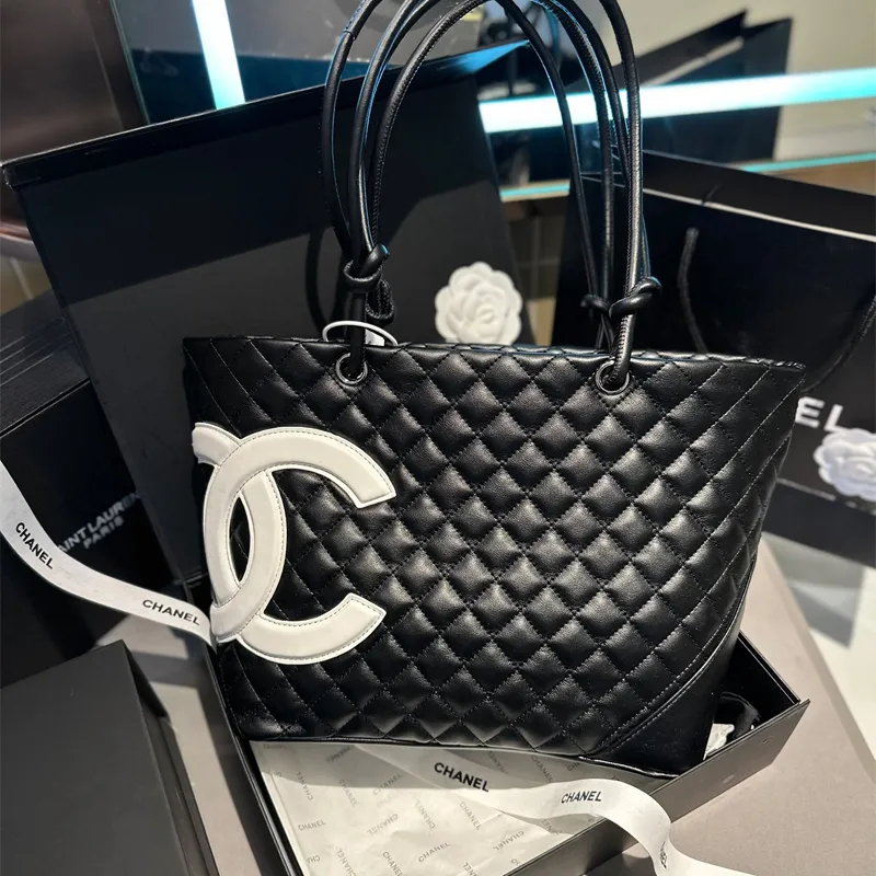 【トレンドのバイカラー♪】CHANEL シャネル ショルダーバッグ - 画像 (13)