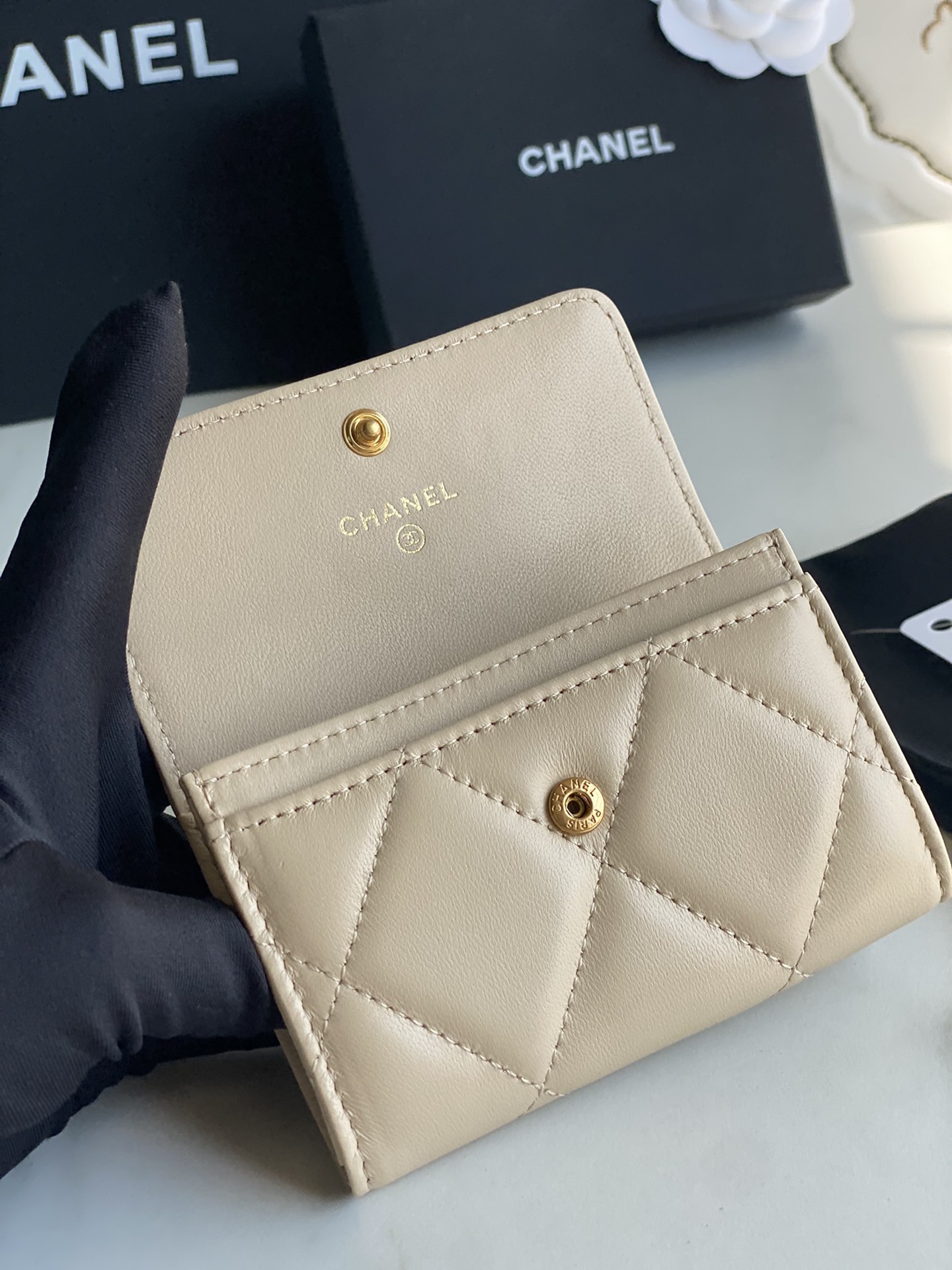 CHANEL 19 FLAP CARD HOLDER AP1790 - 画像 (6)