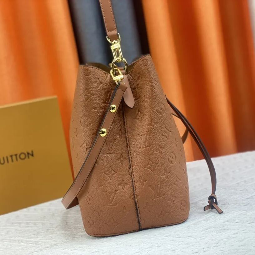 Louis Vuitton お洒落な【ネオノエバッグ MM】レザー 多用途 M45256 M45306 M44022 - 画像 (31)