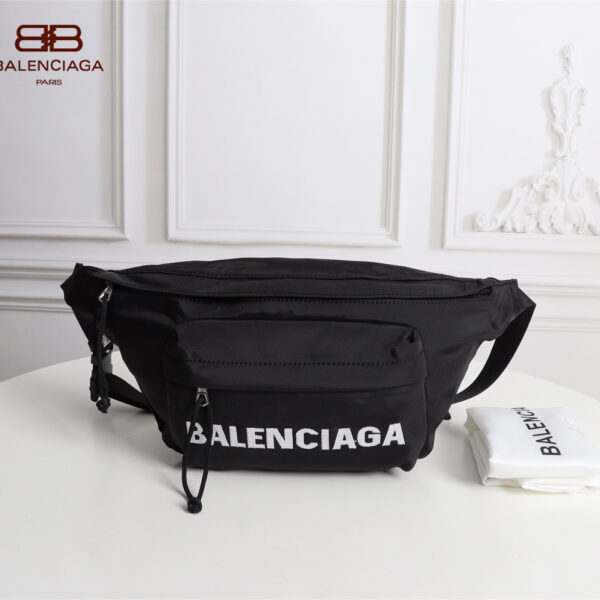 【BALENCIAGA 公式 旗艦店】バレンシアガ ウエストポーチ 当日出荷 好評に付き再入荷！35*10*16CM