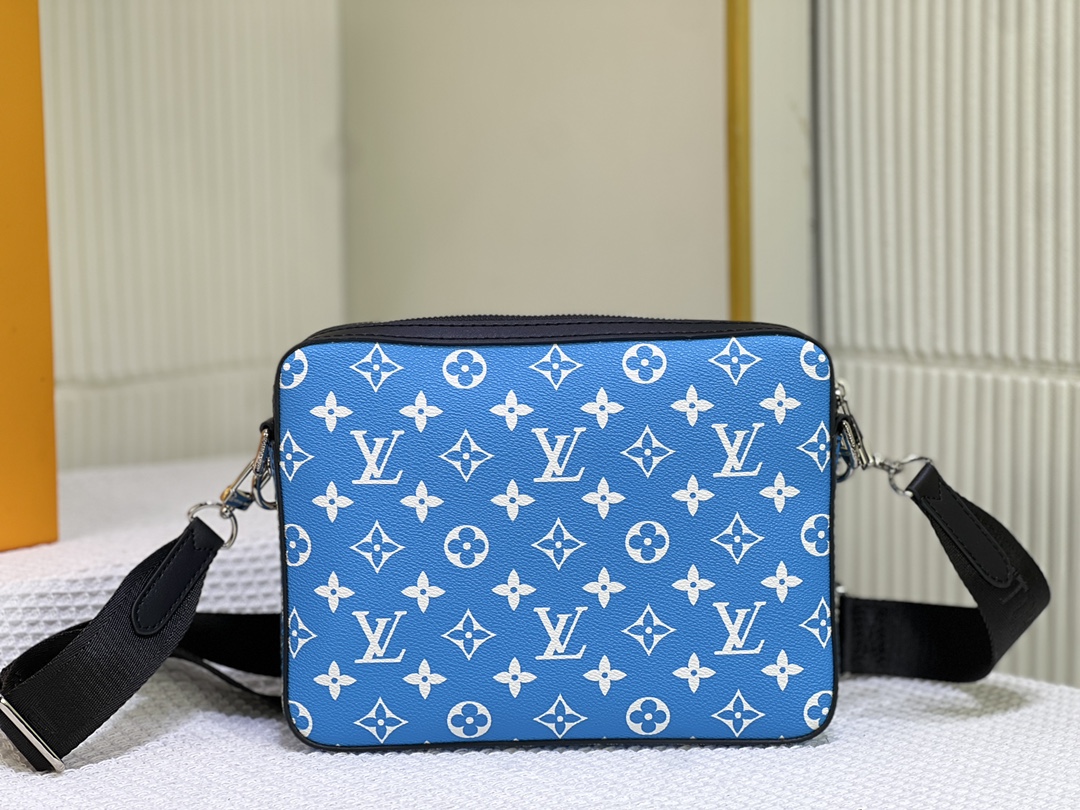 ★LOUIS VUITTON★青い空と白い雲の新しいトリオ メッセンジャー バッグ M58041 - 画像 (4)