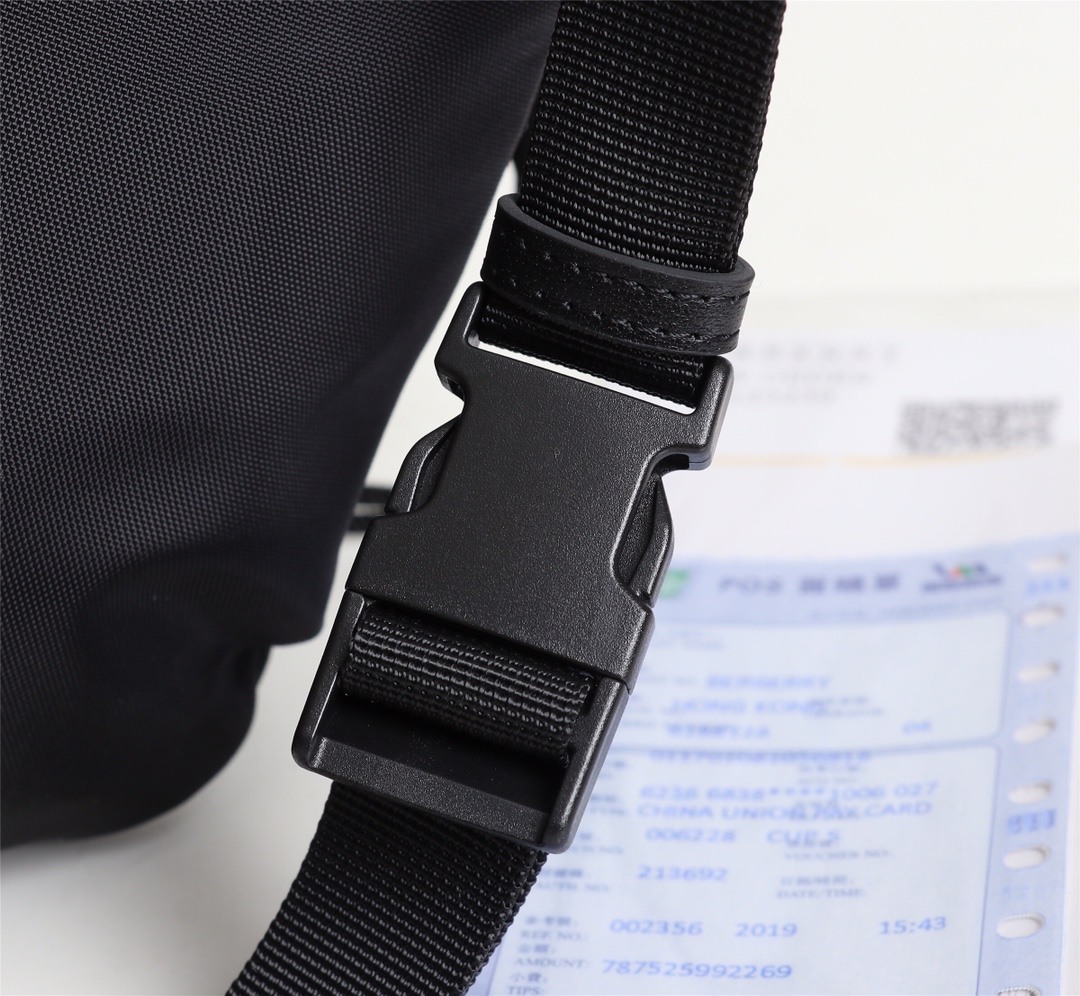 【BALENCIAGA 公式 旗艦店】バレンシアガ ウエストポーチ 当日出荷 好評に付き再入荷!35*10*16CM - 画像 (8)