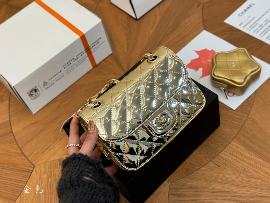 2024 CRUISE CHANEL ミニフラップバッグ&スターコインケース付 - 画像 (10)