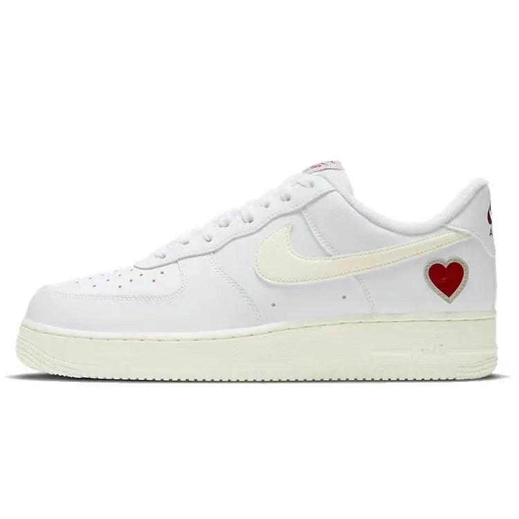【送料無料】【代金引換】NIKE AIR FORCE 1 "VALENTINE'S DAY"